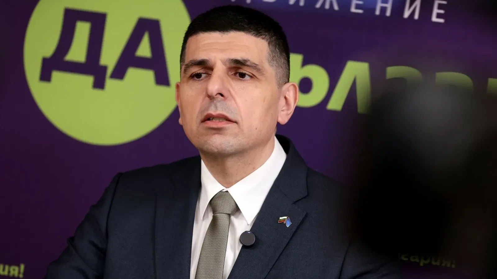 Доставчик е задържан след спор и удар срещу Ивайло Мирчев