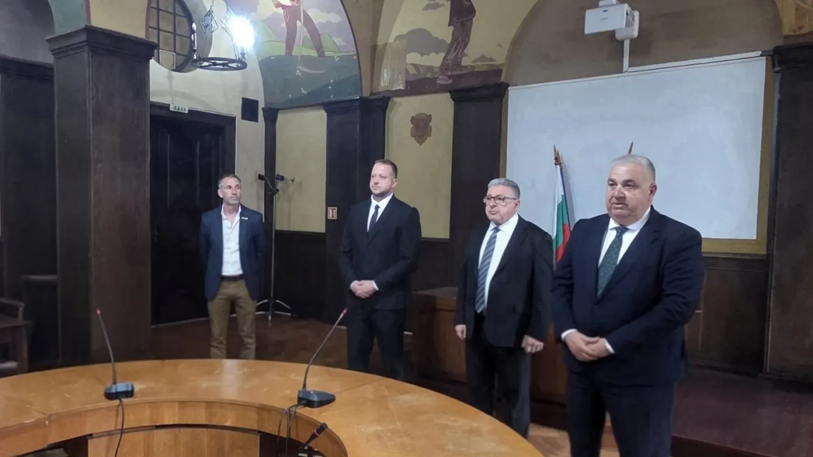 Двама юристи са новите заместник-областни управители на Бургас