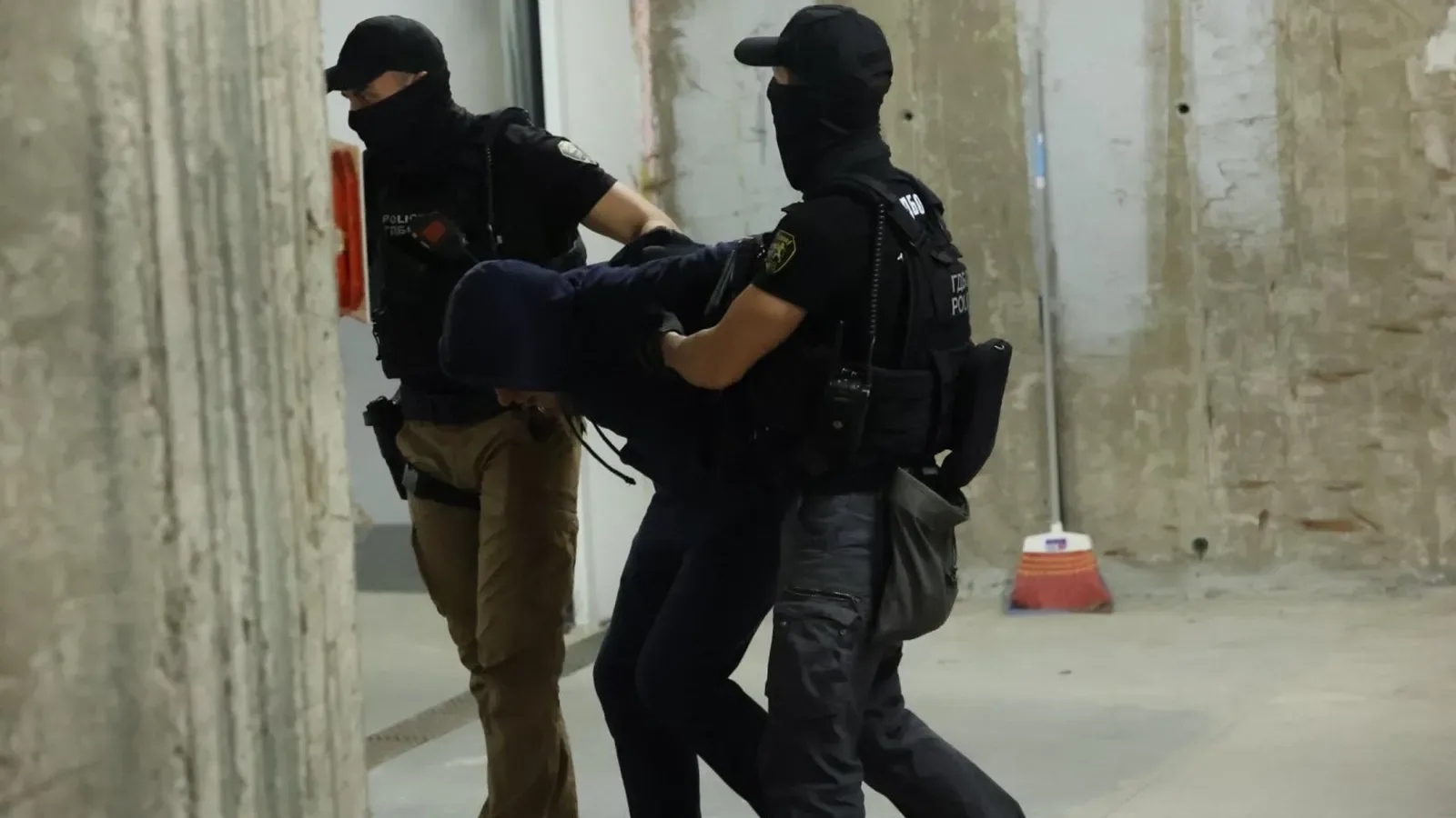 ГДБОП задържа 7 души при акция срещу наркогрупа в "Дружба"