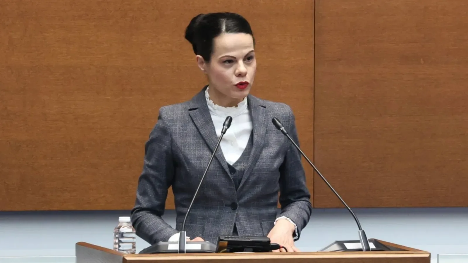 Министърът чака доклад за болницата в Карлово
