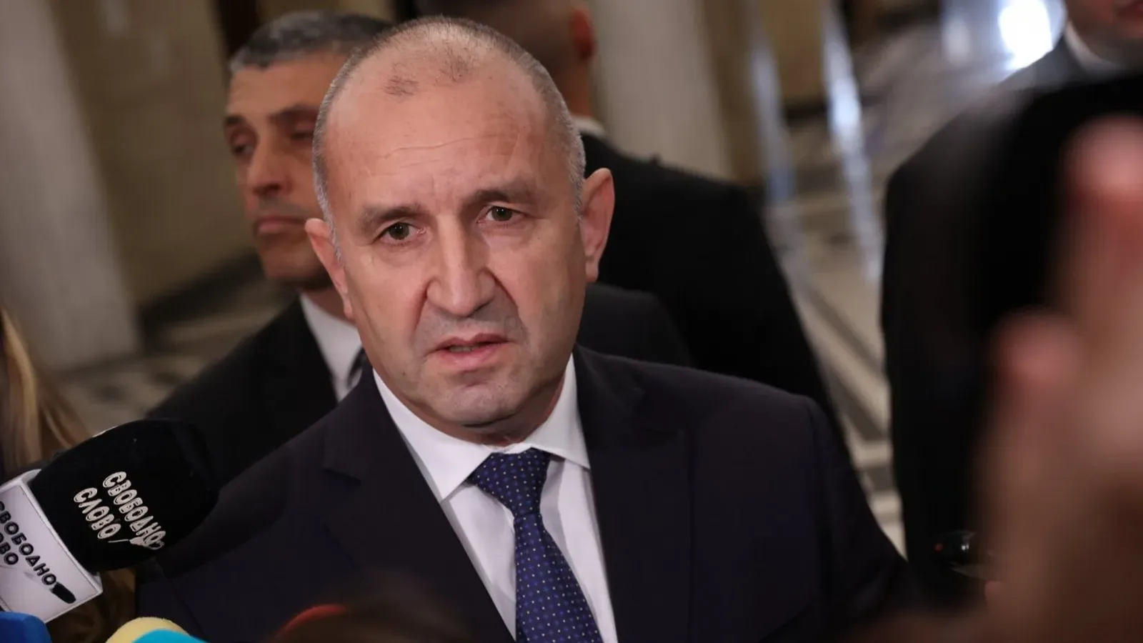 Радев: За случаите "Еврото" и "Нотариуса" трябва независим главен прокурор