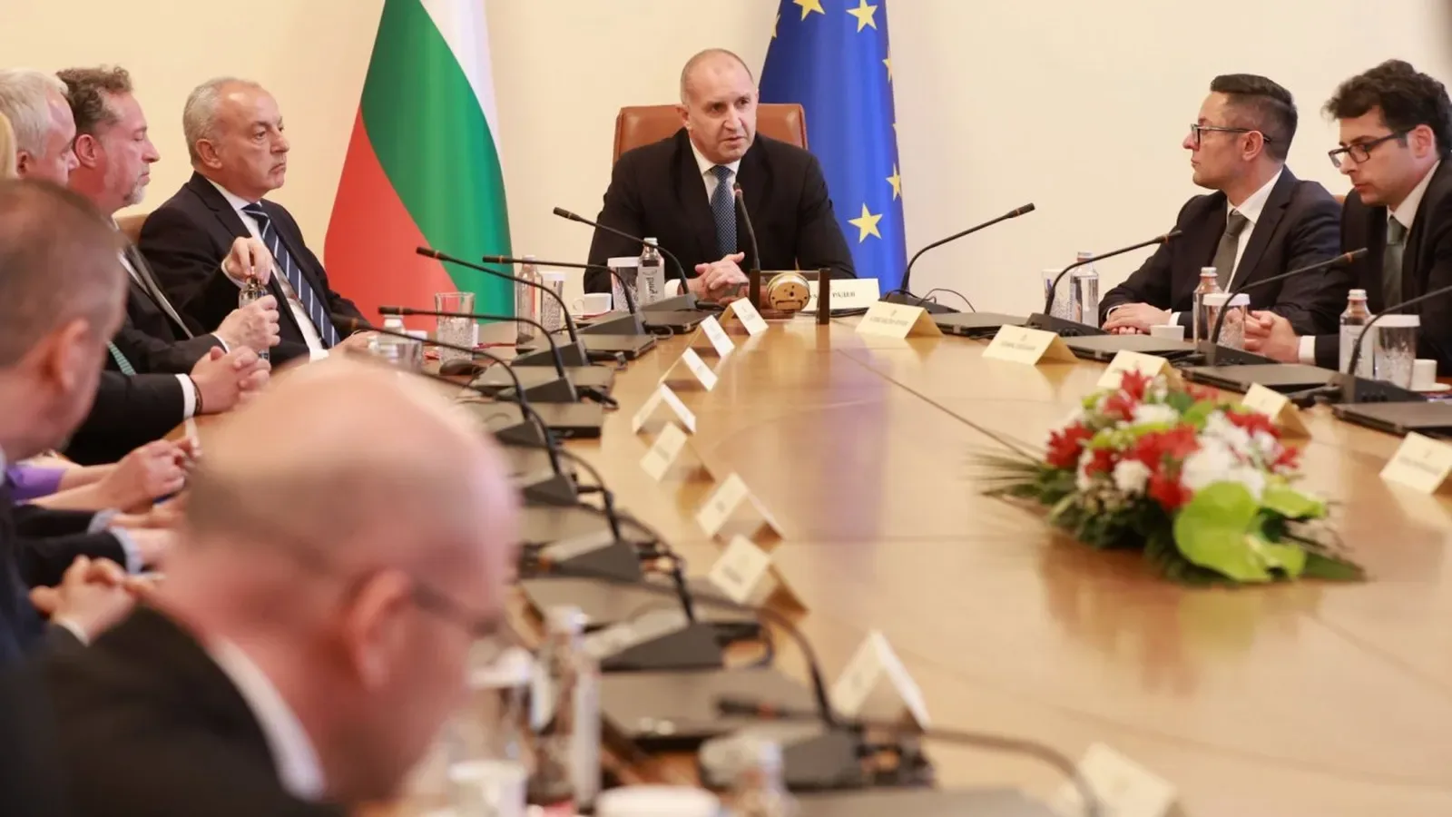 Румен Радев откри първото заседание на новия кабинет и очерта задачите