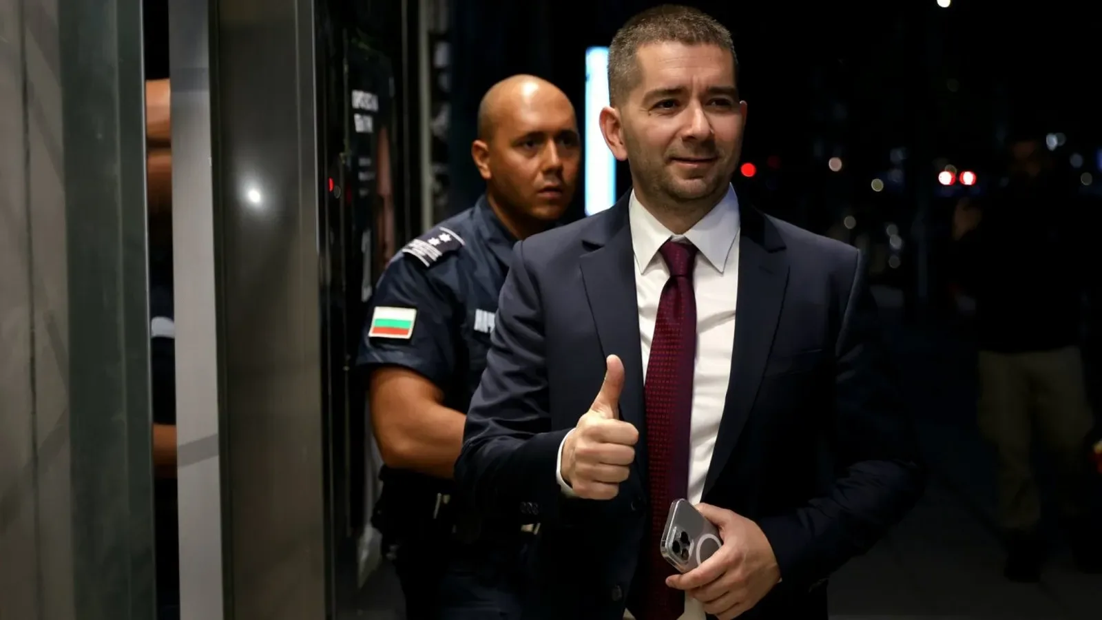 Слави Василев сам повика КАТ след неправилно паркиране в София