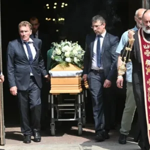 България изпрати Любен Дилов-син с аплодисменти и почит