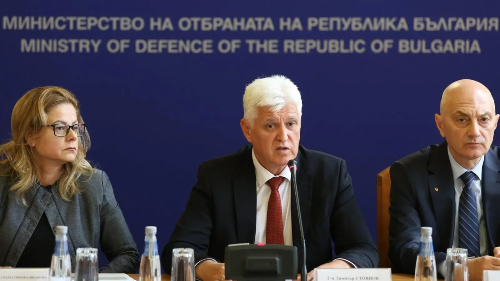 България спира нови оръжейни доставки за Украйна