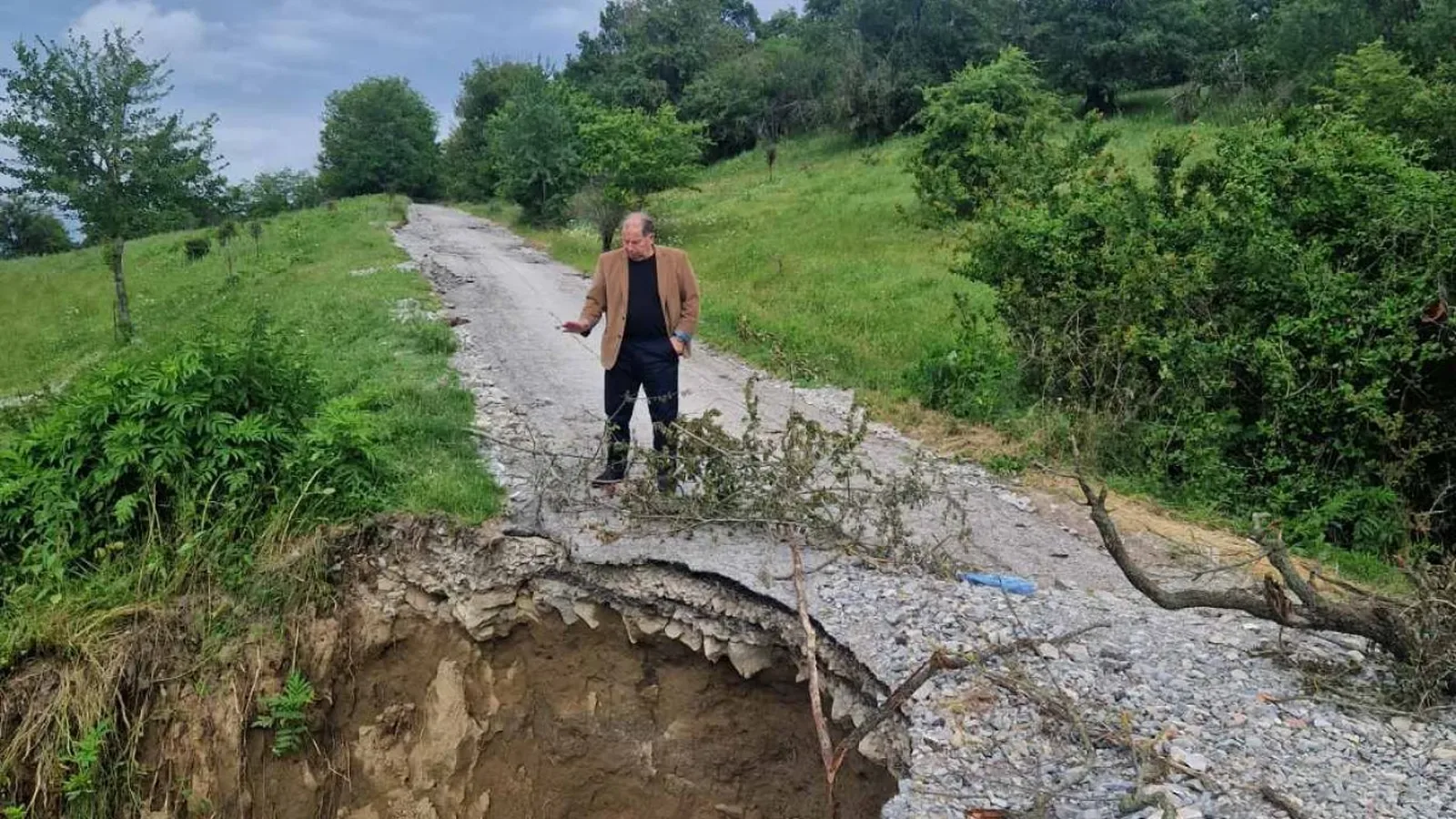 Бедствено положение в Омуртаг след разрушен път към Бостан