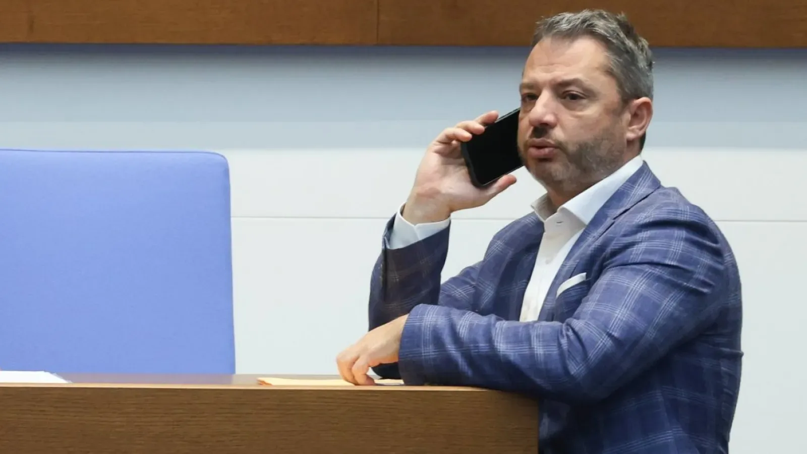 Делян Добрев подаде оставка като депутат