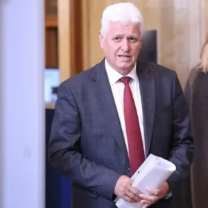 Кабинетът оттегли доклада за отбраната за 2025 г. заради несъгласие