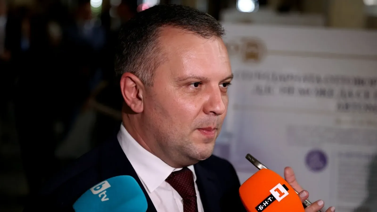Няма да се увеличават магистратските заплати, обяви правосъдният министър