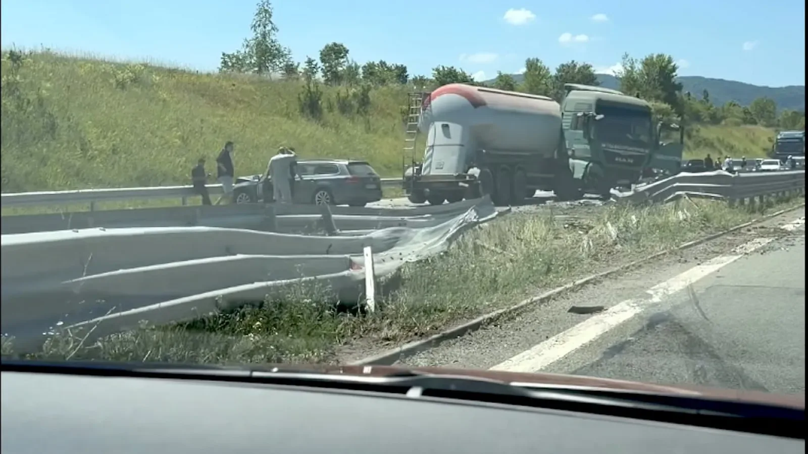 Прокуратурата проверява пътя край Мало Бучино след катастрофата с камион
