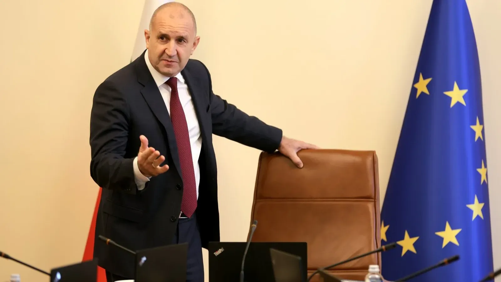 Радев отрече орязване на пенсии, майчинство и покупка на ракети