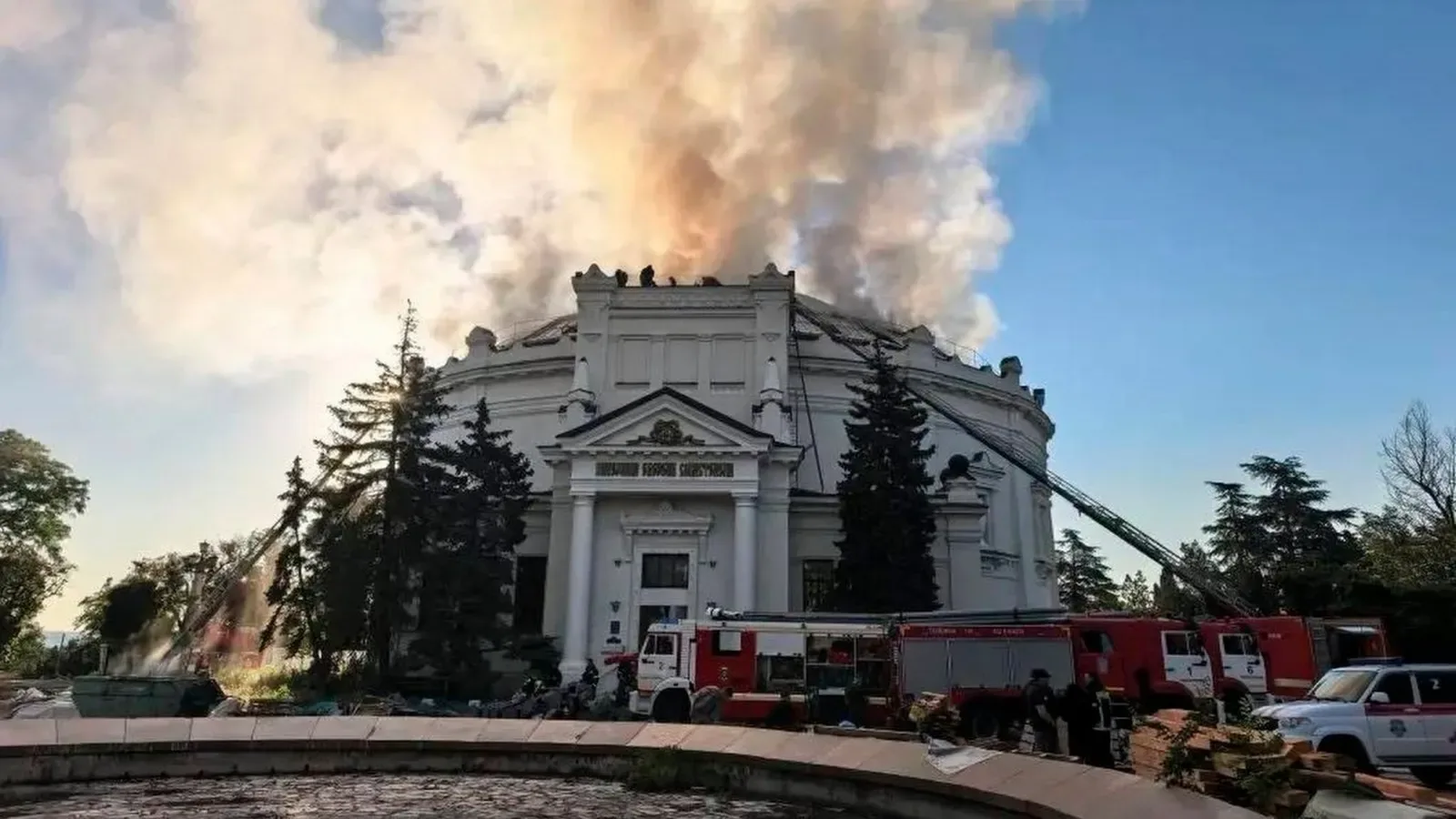 Севастопол остана без ток след удари по енергийни обекти