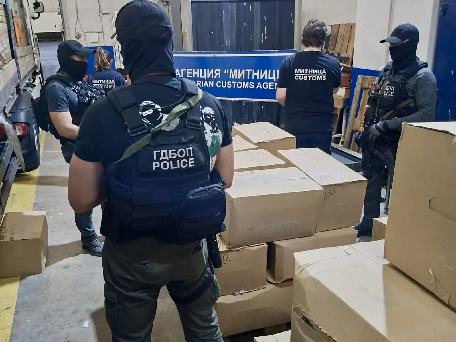 Шестима са задържани за контрабанда на 400 кг марихуана