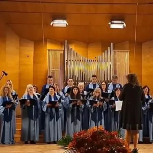 Хористите от "Сексагинта Приста" на концертна сцена