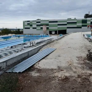 Строежът на новия плувен комплекс в Парка на младежта в Русе
