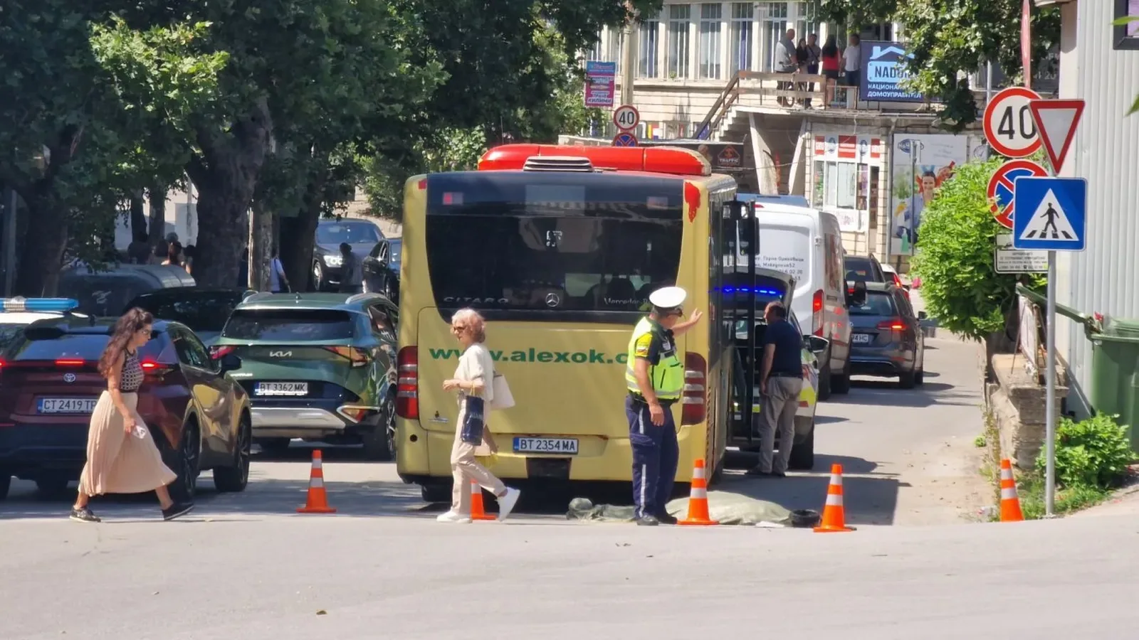 Автобус уби жена на пешеходна пътека във Велико Търново