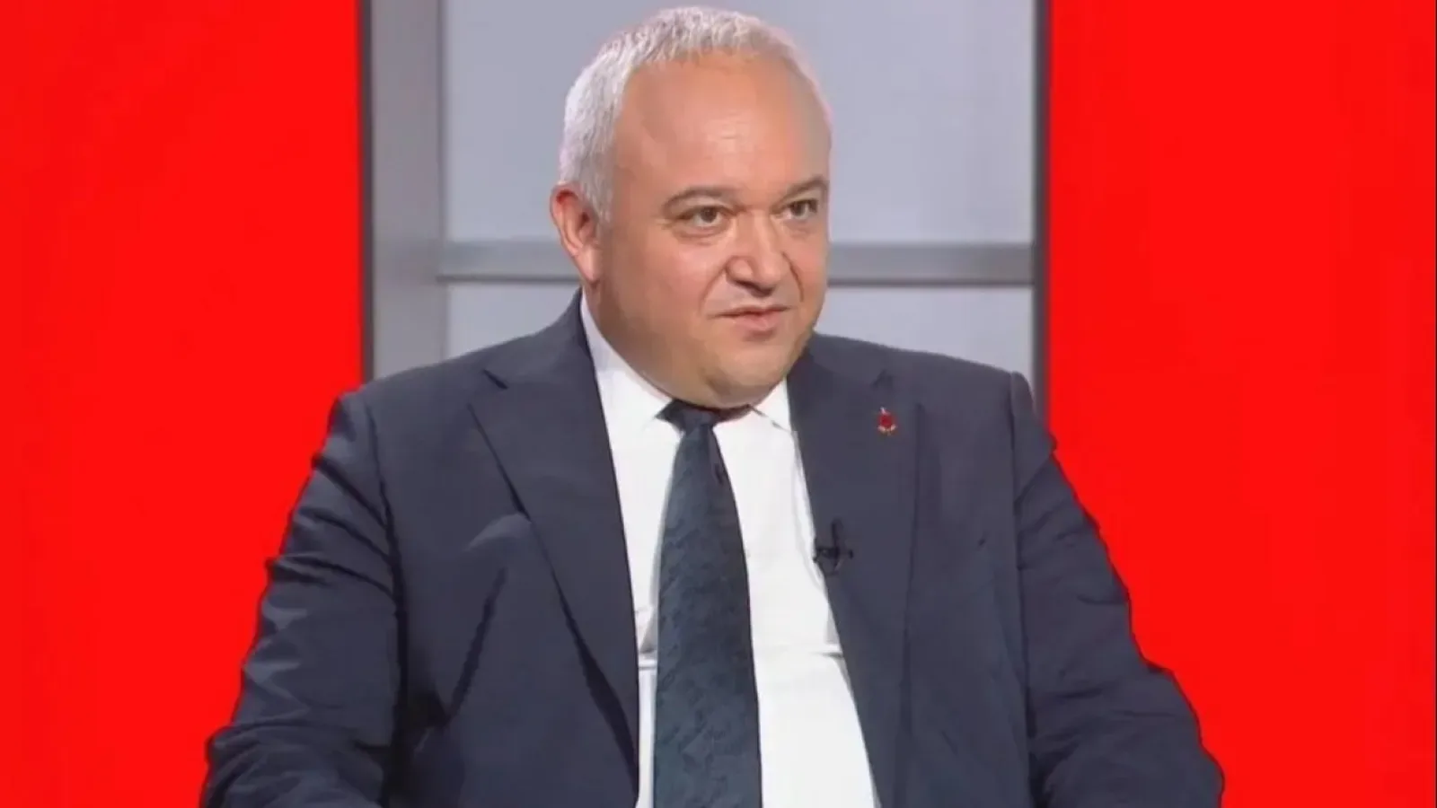 Демерджиев: Атанасова е ползвала и личен, и дипломатически паспорт