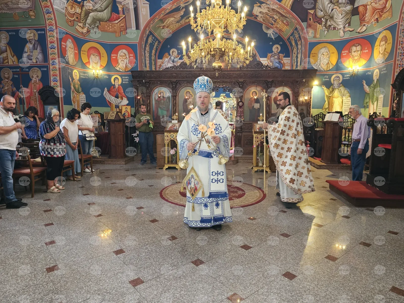 Епископ Макарий призова вярващите да поставят Бога в центъра на живота си