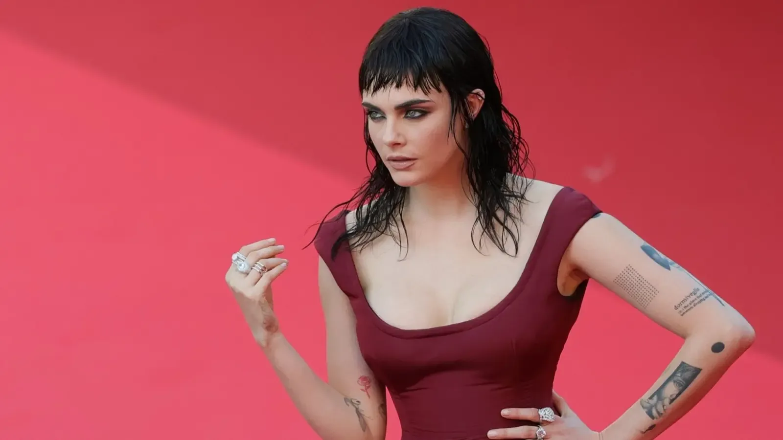 Кара Делевин стана първата открита лесбийка на корицата на Playboy