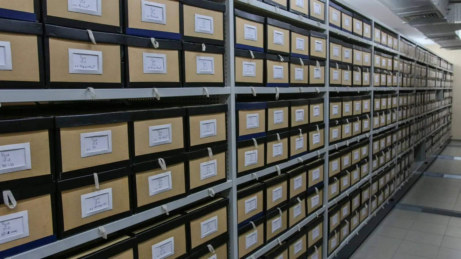 Комисията по досиетата ще предаде близо 15 км архиви