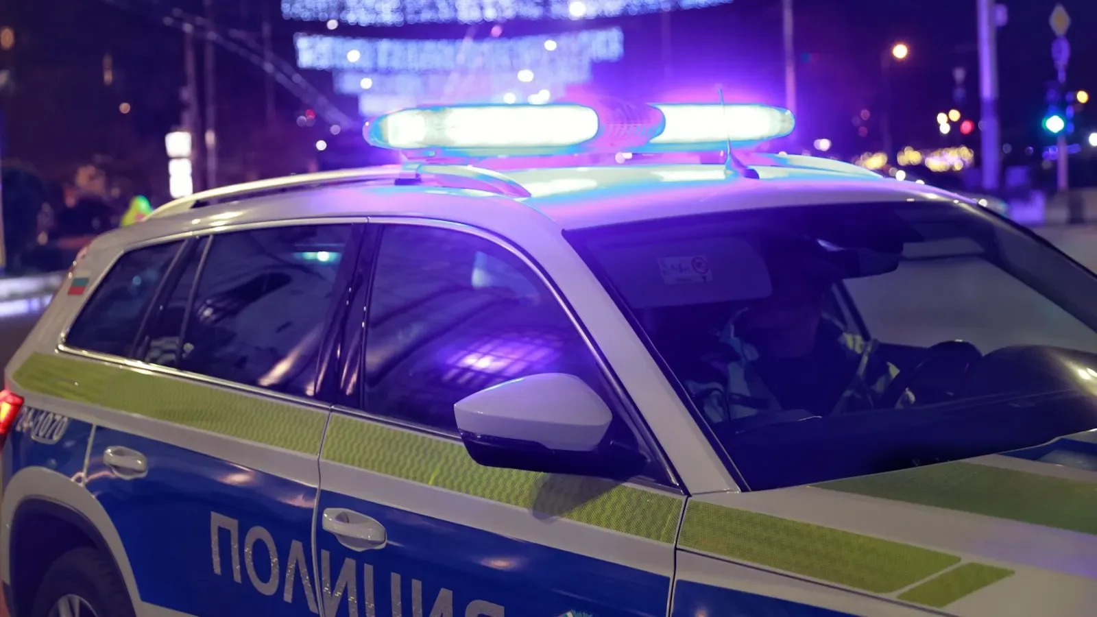 Крадец вряза кола в банка във Вълчедръм и опита да вземе банкомата