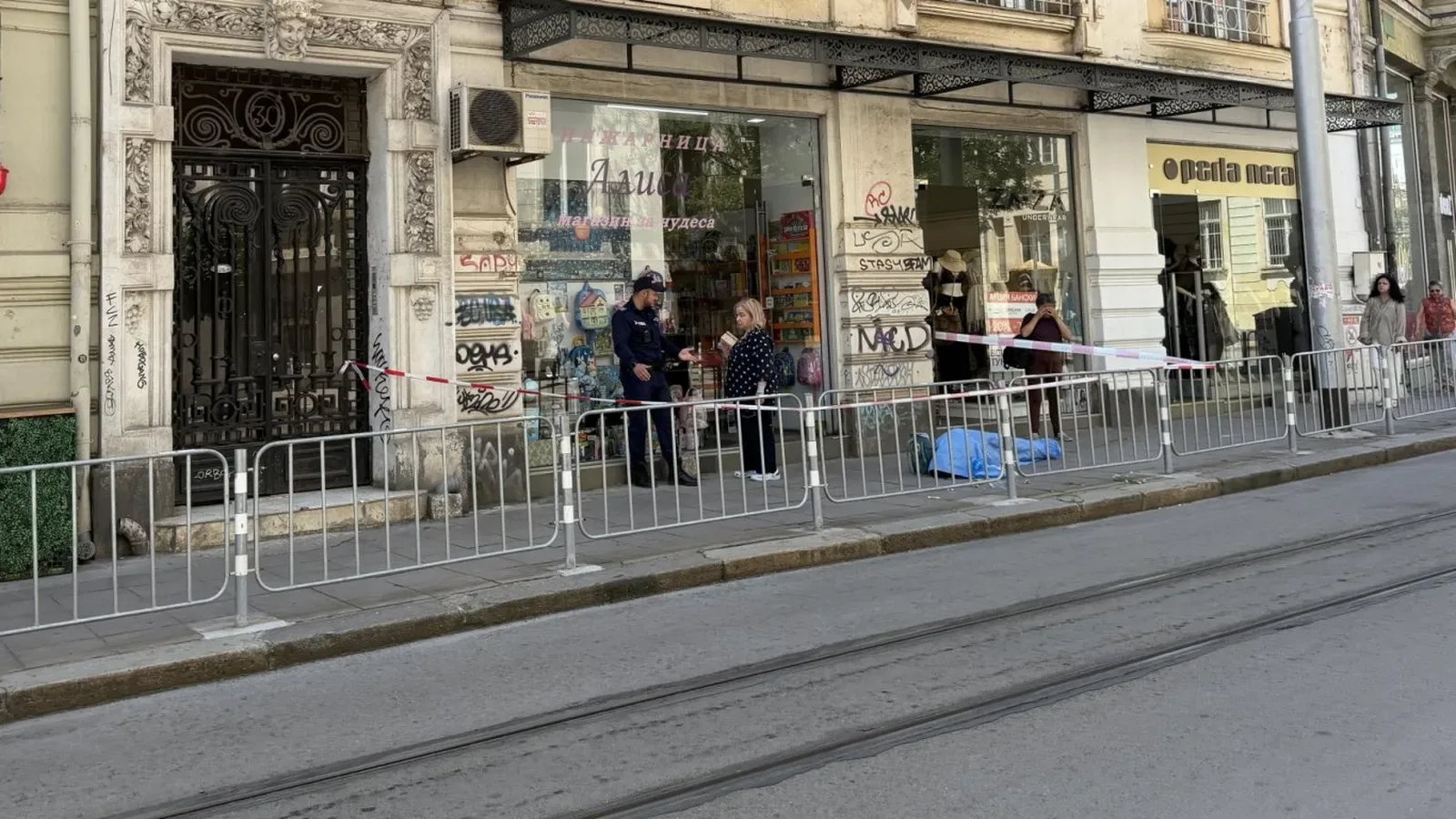 Мъртъв човек е открит до Съдебната палата в София