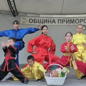 Младите таланти от "Калагия" впечатлиха Приморско с концерт-спектакъл
