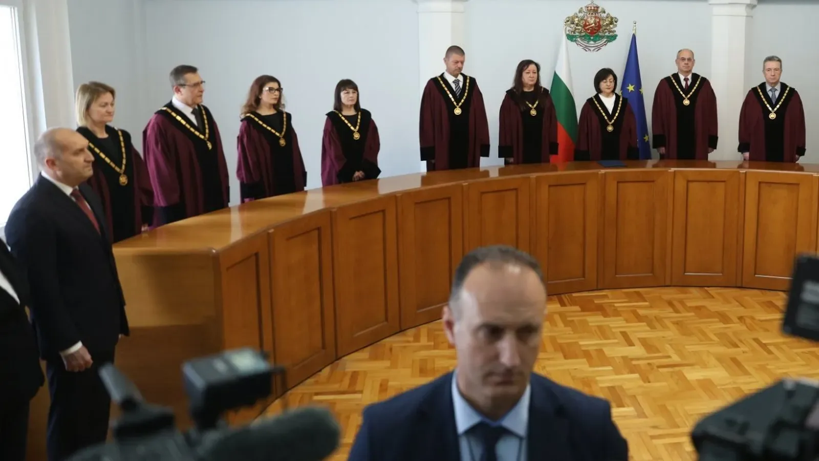 Николов: Няма механизъм за освобождаване на конституционен съдия