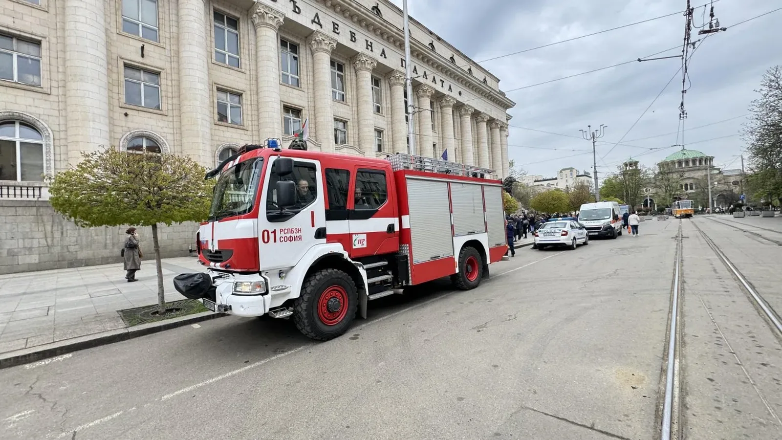 Нова вълна бомбени заплахи разтърси съдилища и институции в страната