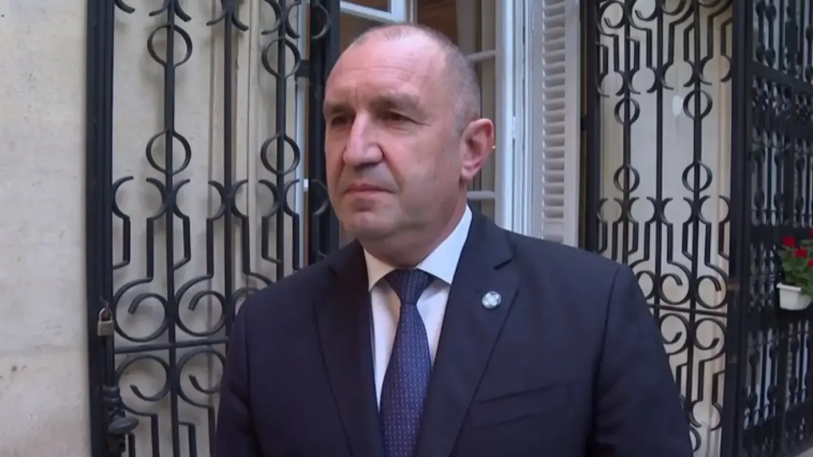 Радев отказал покана за "коалицията на желаещите" за Украйна