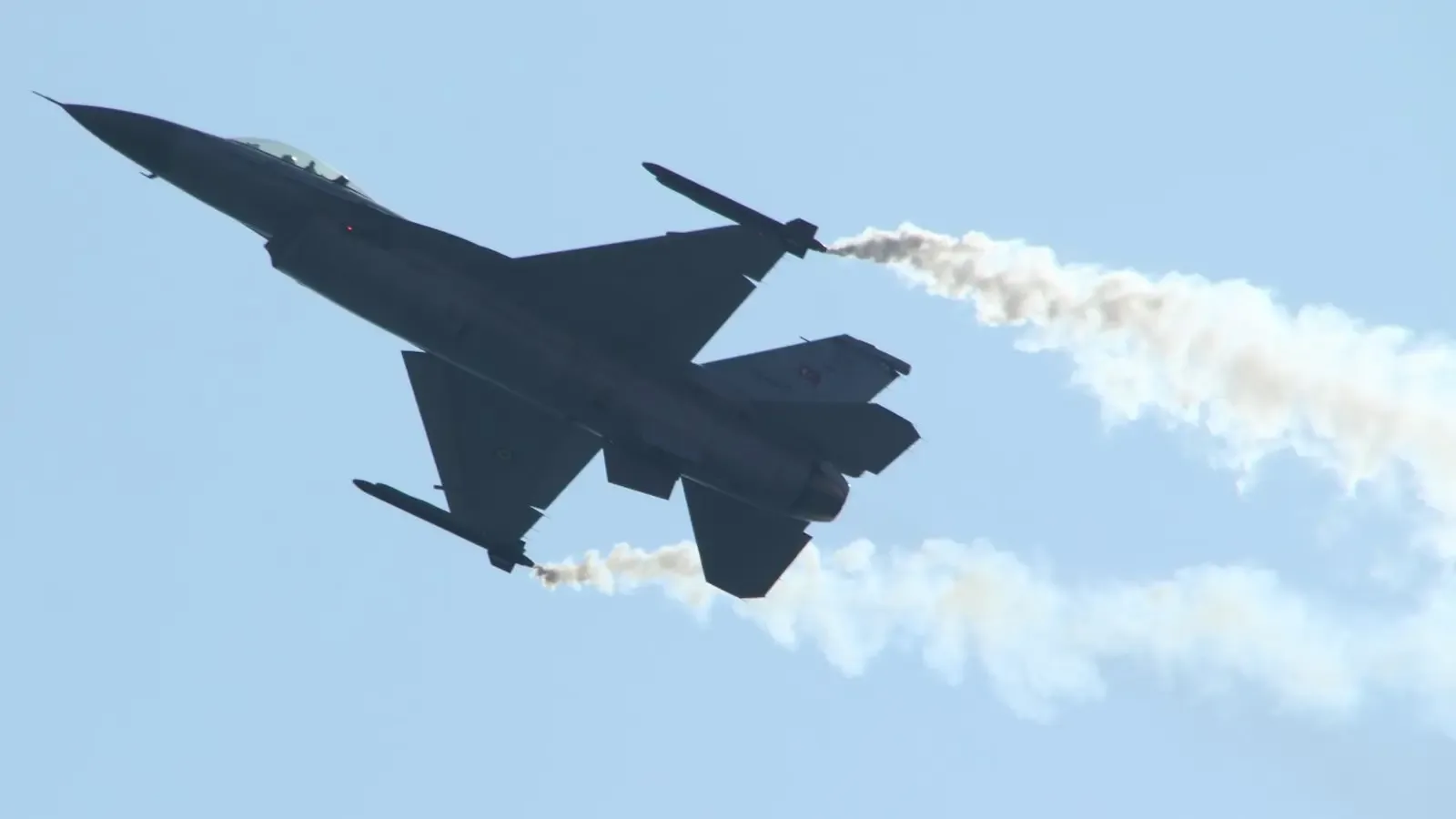 Румънски F-16 свали дрон след руска атака край Дунав