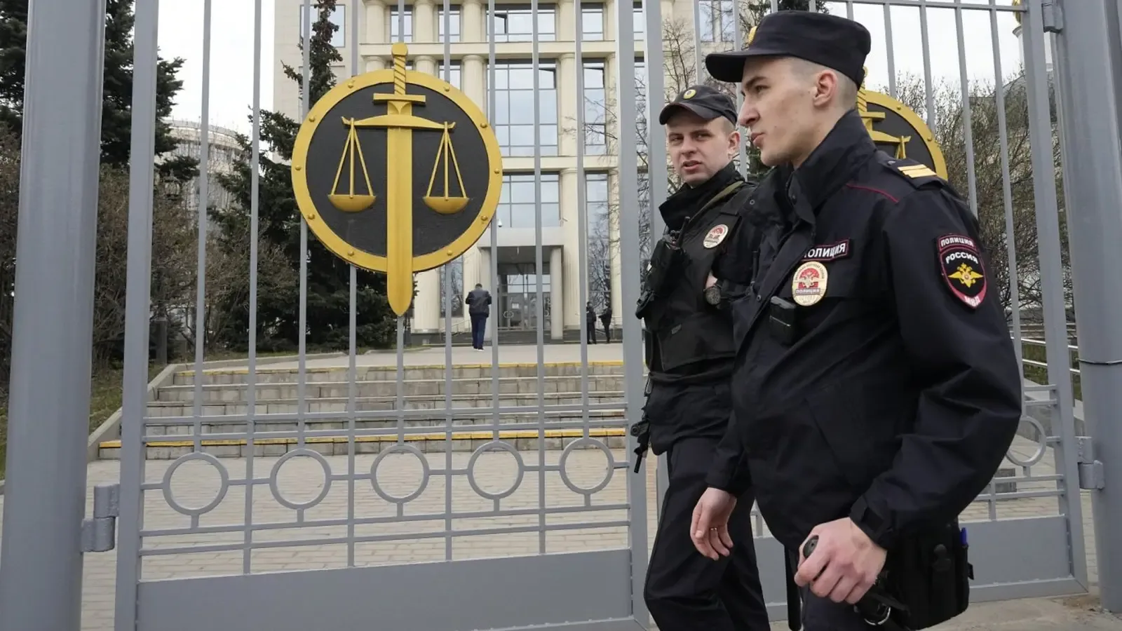 Руски милиардер и ръководители на "Ефко" са задържани за измама