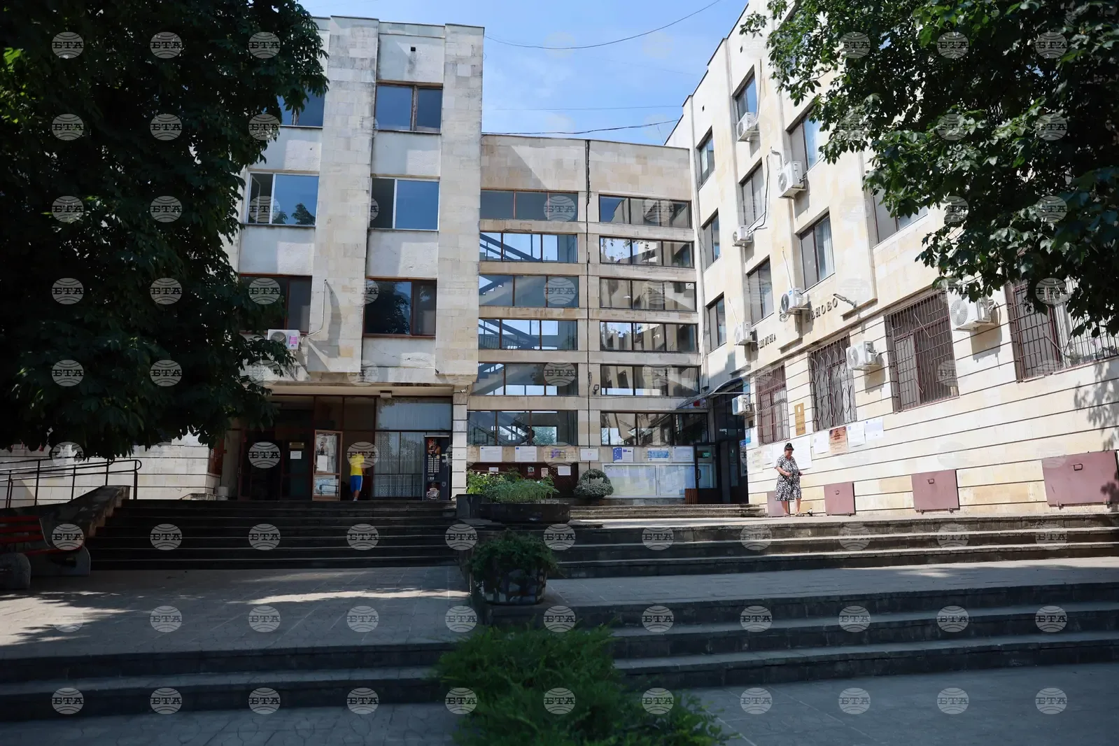 Ценово отпусна 200 евро за лечение на жена от Новград