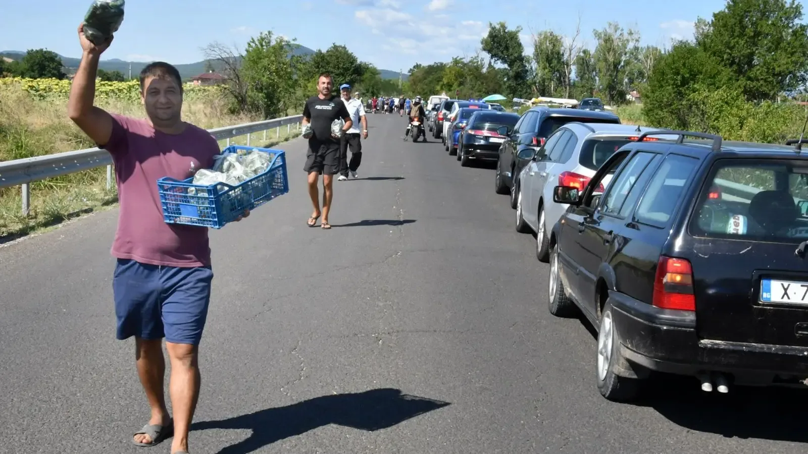 Зеленчукопроизводители блокираха пътя Русе - Маказа заради ниски цени
