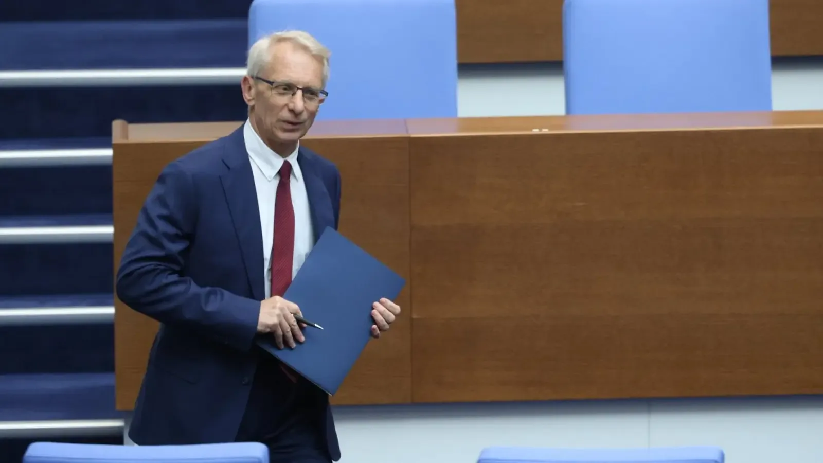 Денков: След 100 дни надеждите се превръщат в разочарование