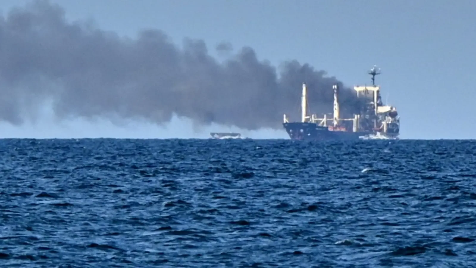 Дронове удариха турски товарен кораб в Черно море
