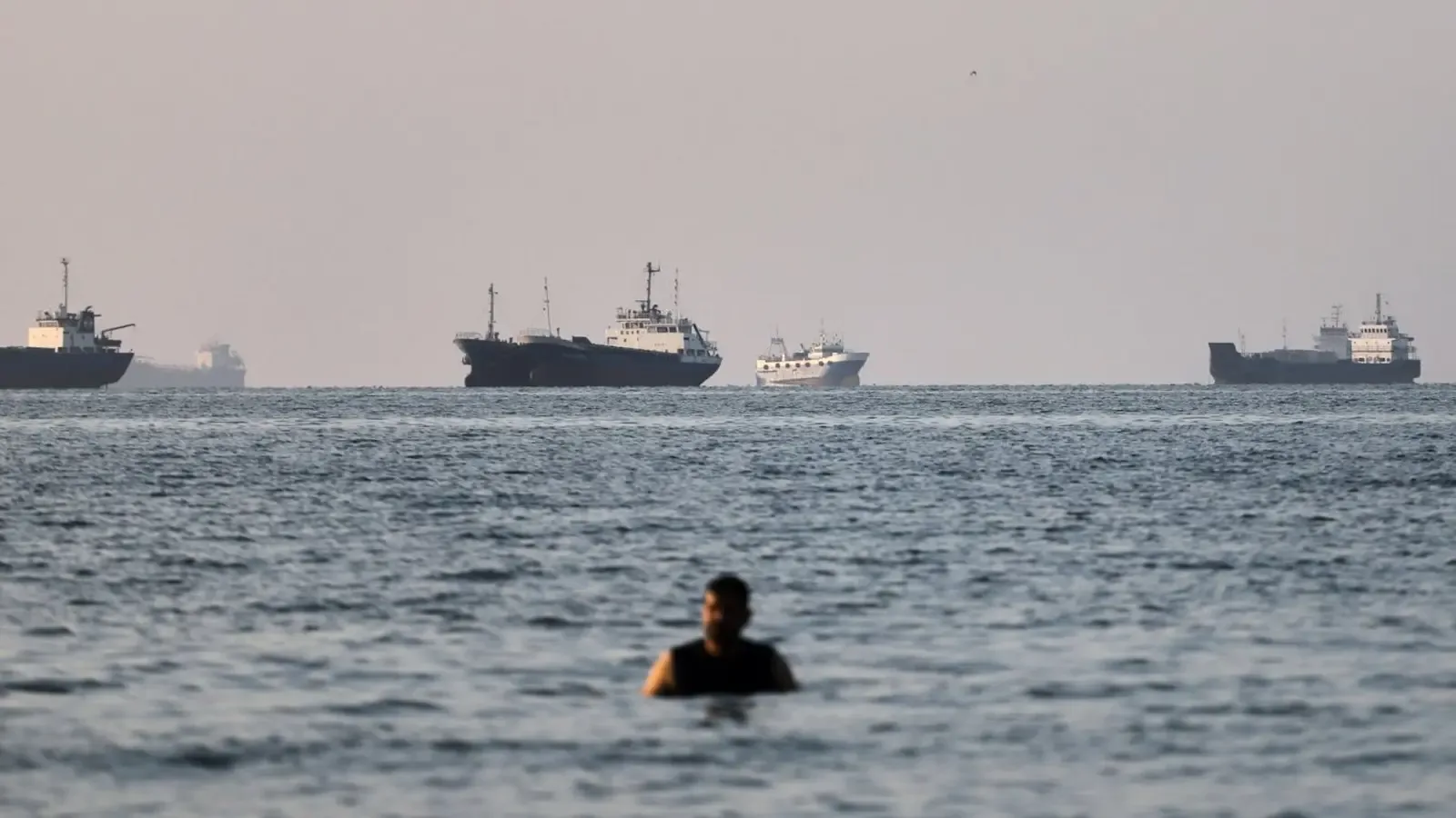 Иран и Оман са близо до нов морски маршрут през Ормузкия проток