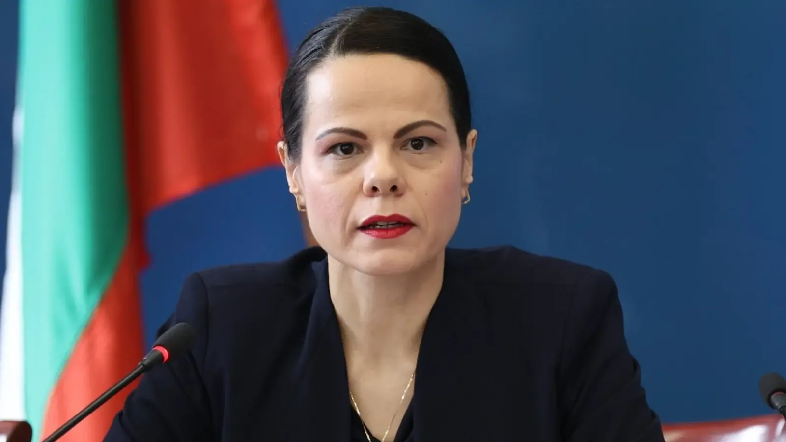 Ивкова: По-малко доплащане за пациенти без вдигане на вноската