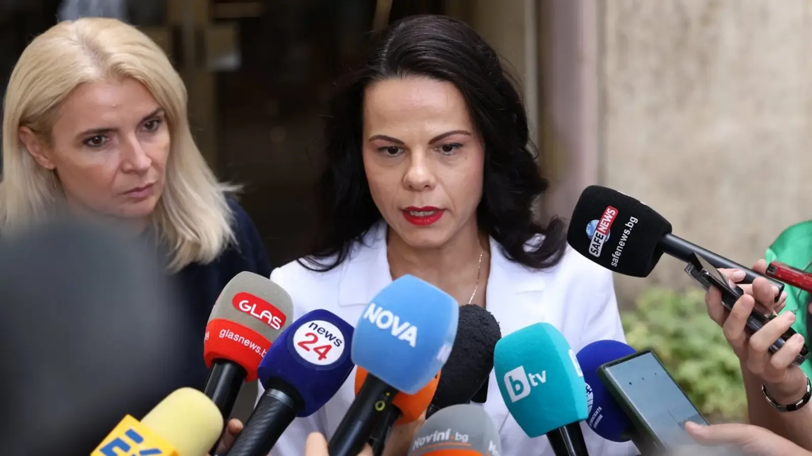 Ивкова поиска оставките на зам.-министър и двама директори