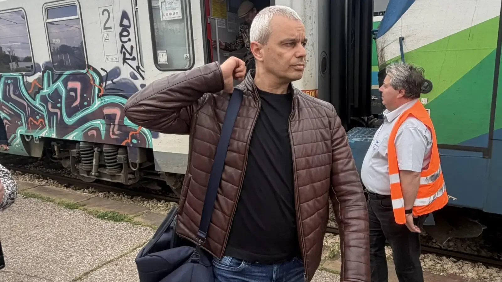 Костадин Костадинов е рекордьор по служебни километри в парламента