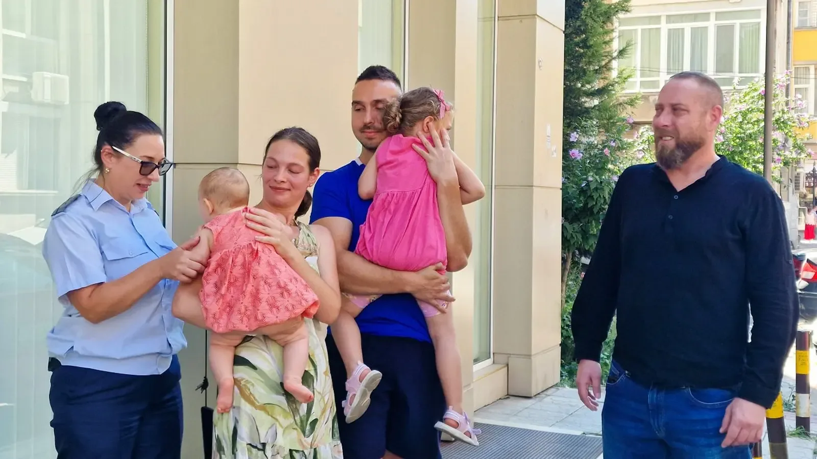 Пловдивски полицаи спасиха 6-месечно бебе в критично състояние