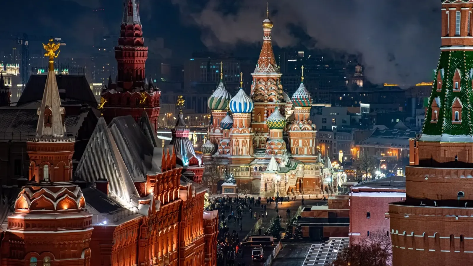 Пожар избухна за кратко в храма "Св. Василий Блажени" в Москва
