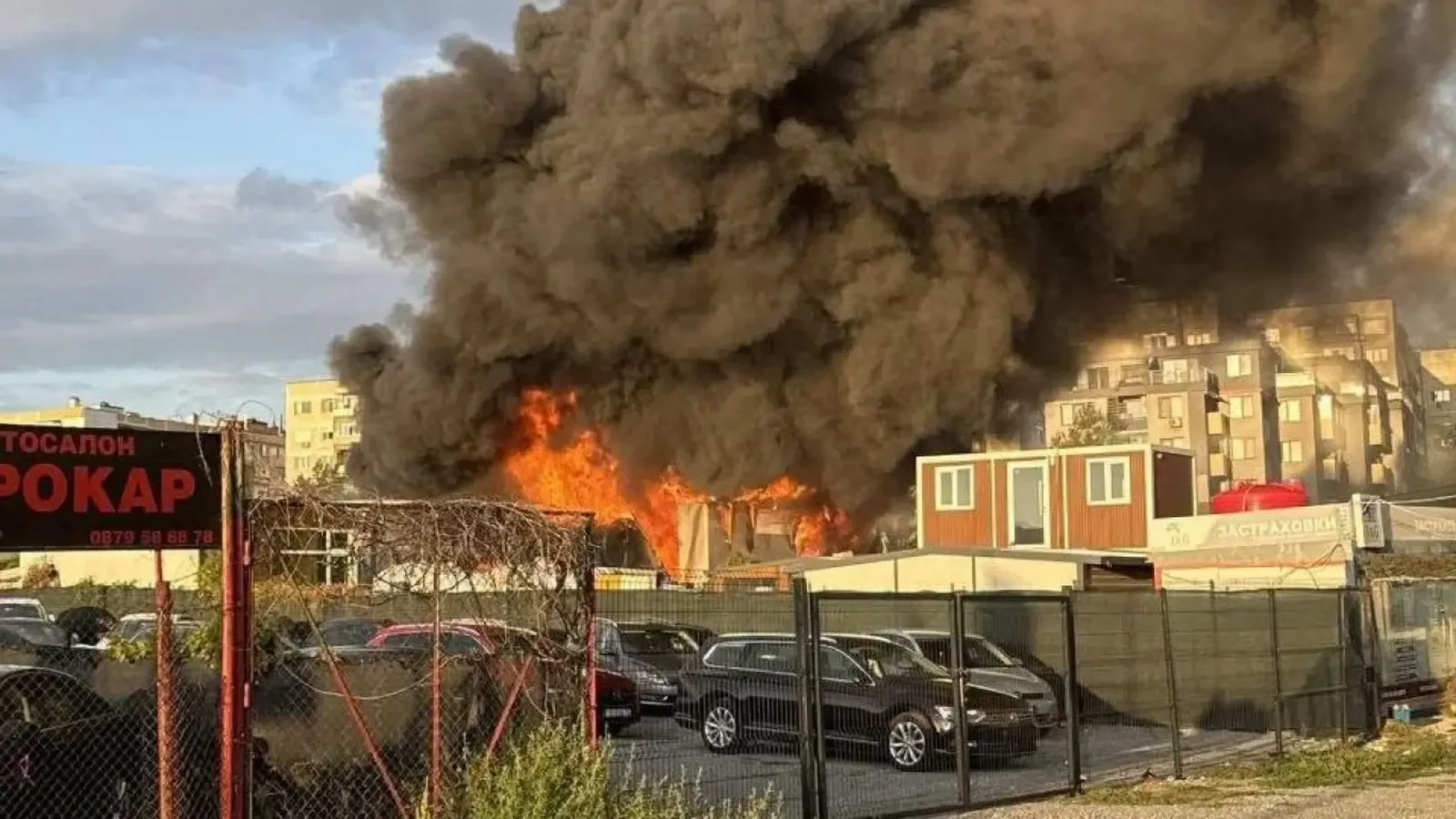 Пожар в автосервиз за газови уредби във Варна, има пострадал