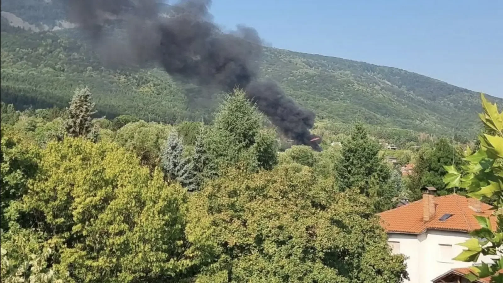 Пожар в Драгалевци обхвана къща, няма данни за пострадали
