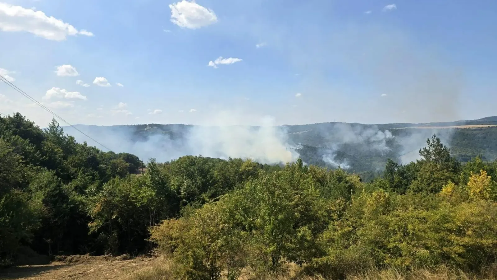 Пожарът в "ЕМКО" е овладян, няма риск за населението