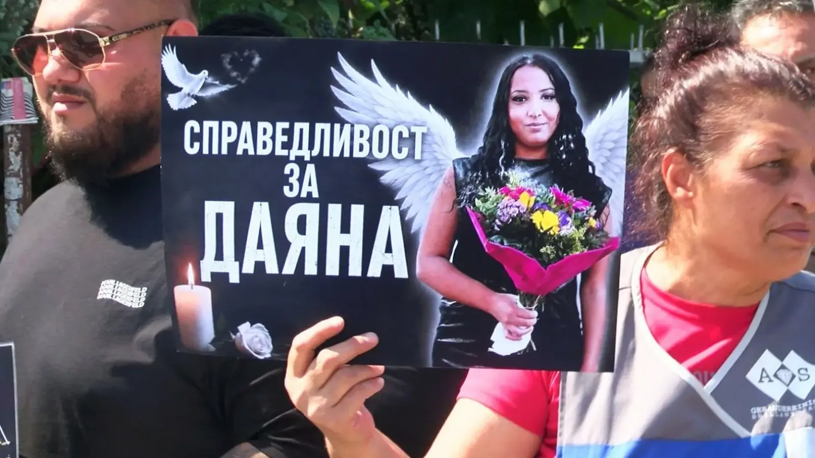 Протест в памет на Даяна на Е-79 в деня на сватбата ѝ