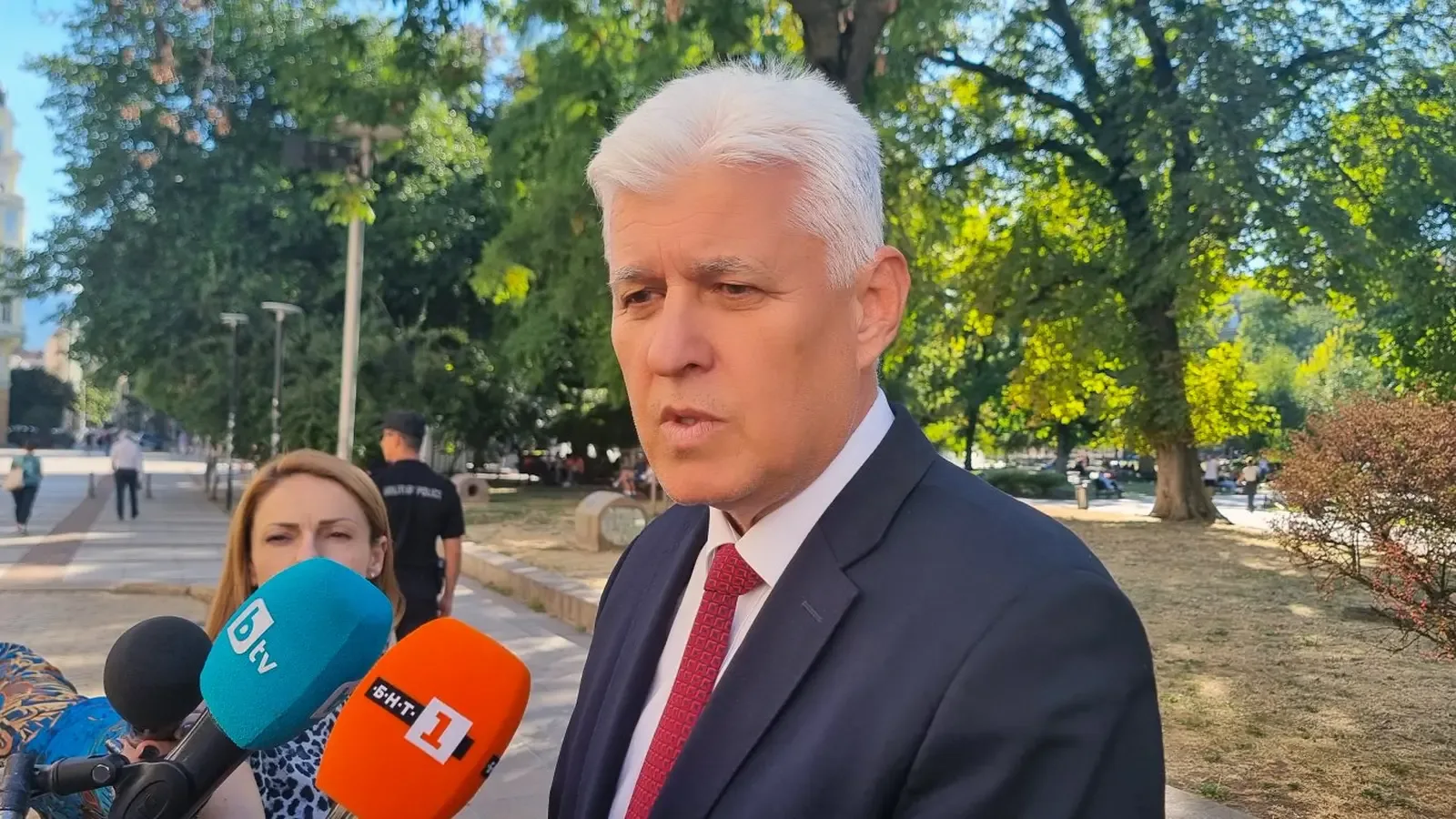 Стоянов: Няма заплаха за България след публикацията на FT