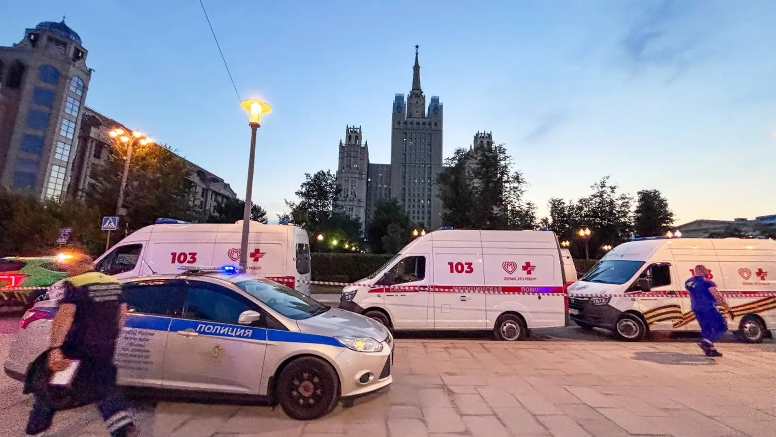 Трима загинали и 15 ранени при взрив до кафене в Москва