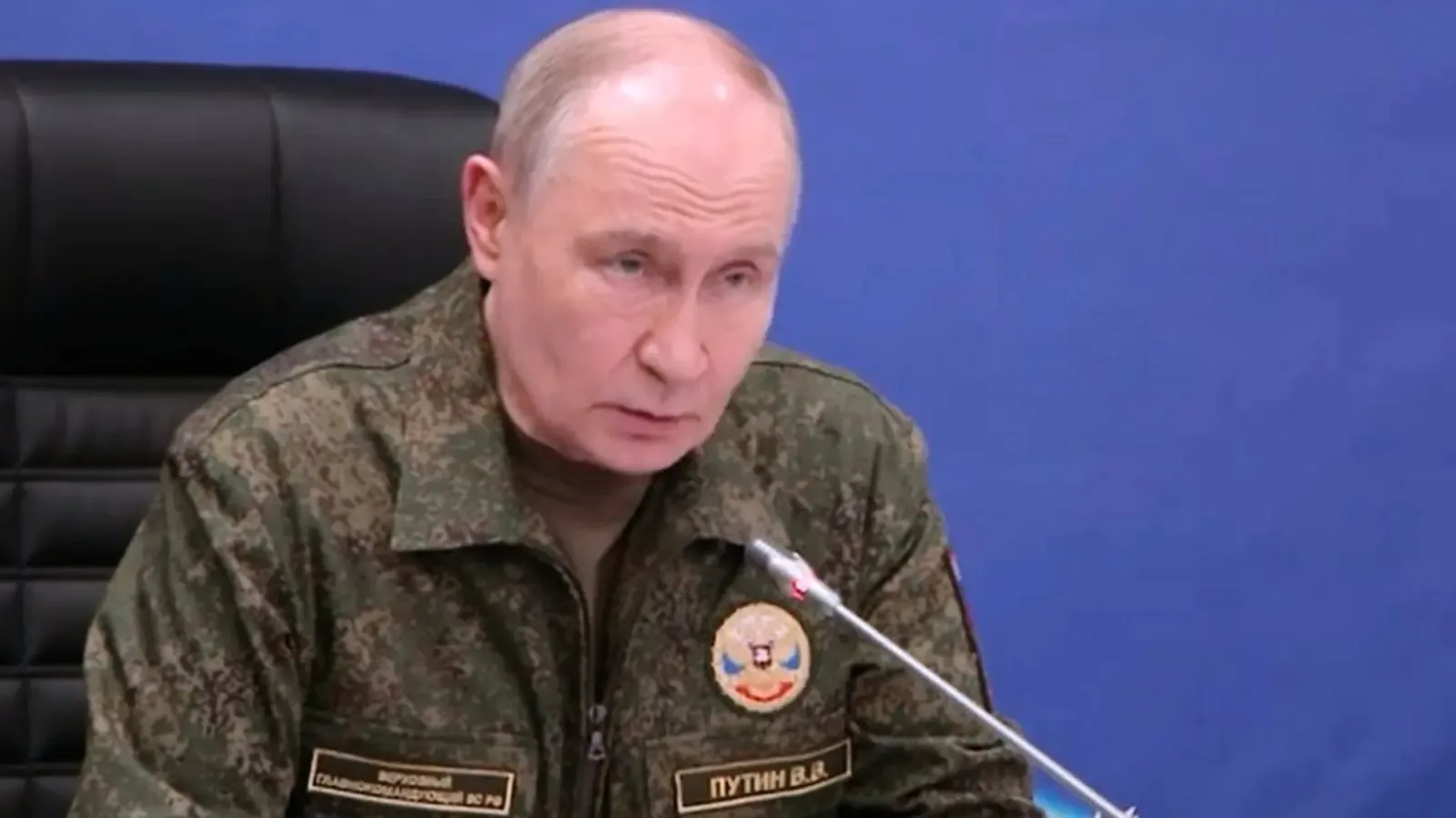 Украинските удари може да укрепят Путин, твърди Марк Галеоти