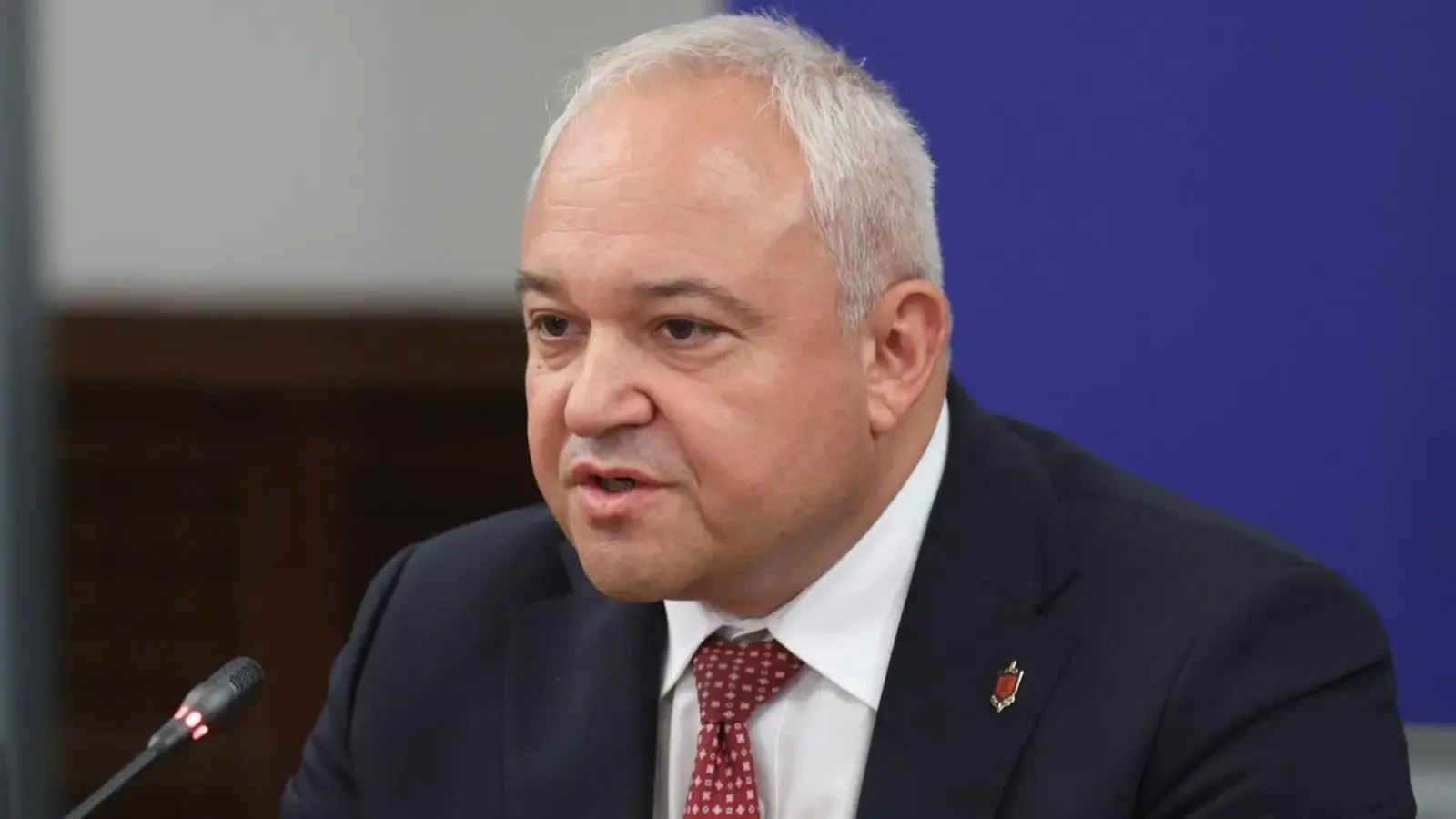 Демерджиев: Има данни за политици, вземали пари от поръчки